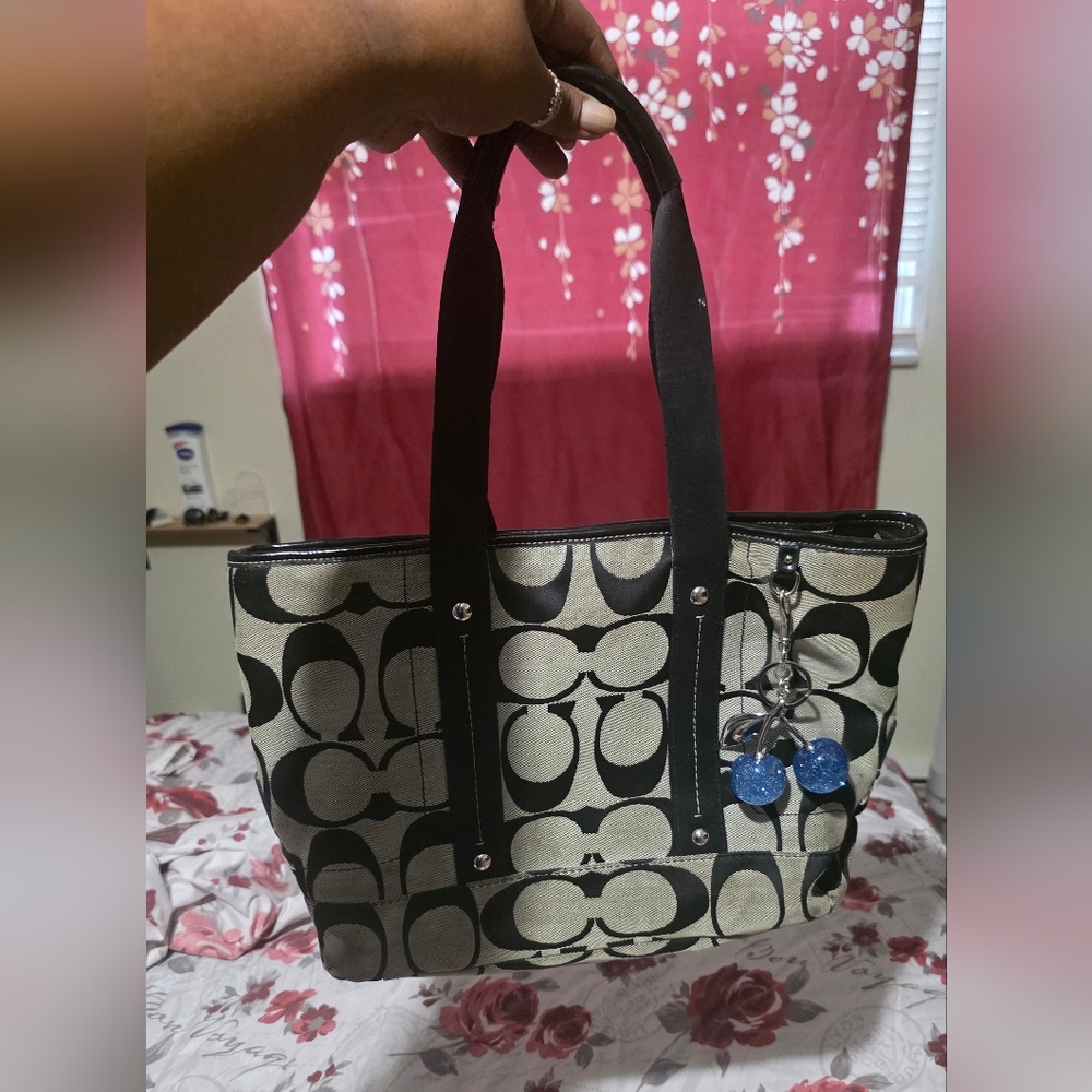 Coach Signature Canvas Medium Tote Bag in Black/Cream